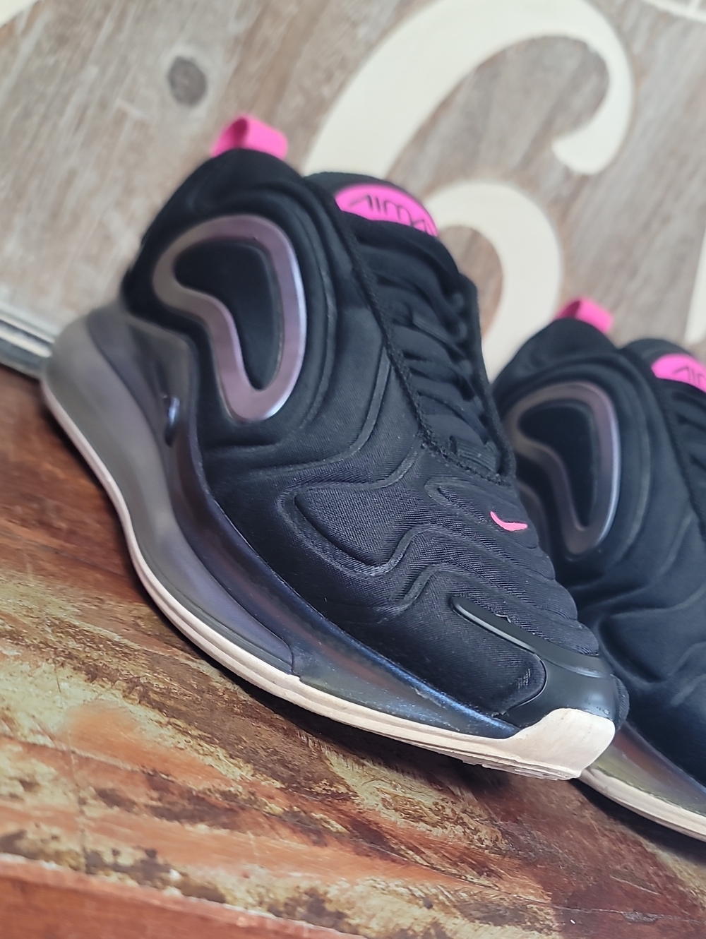 Nike Wmns Air Max 720 'Black Laser Fuchsia' Wmns 6 (Good Cond) Fast Shipping - Picture 7 of 15